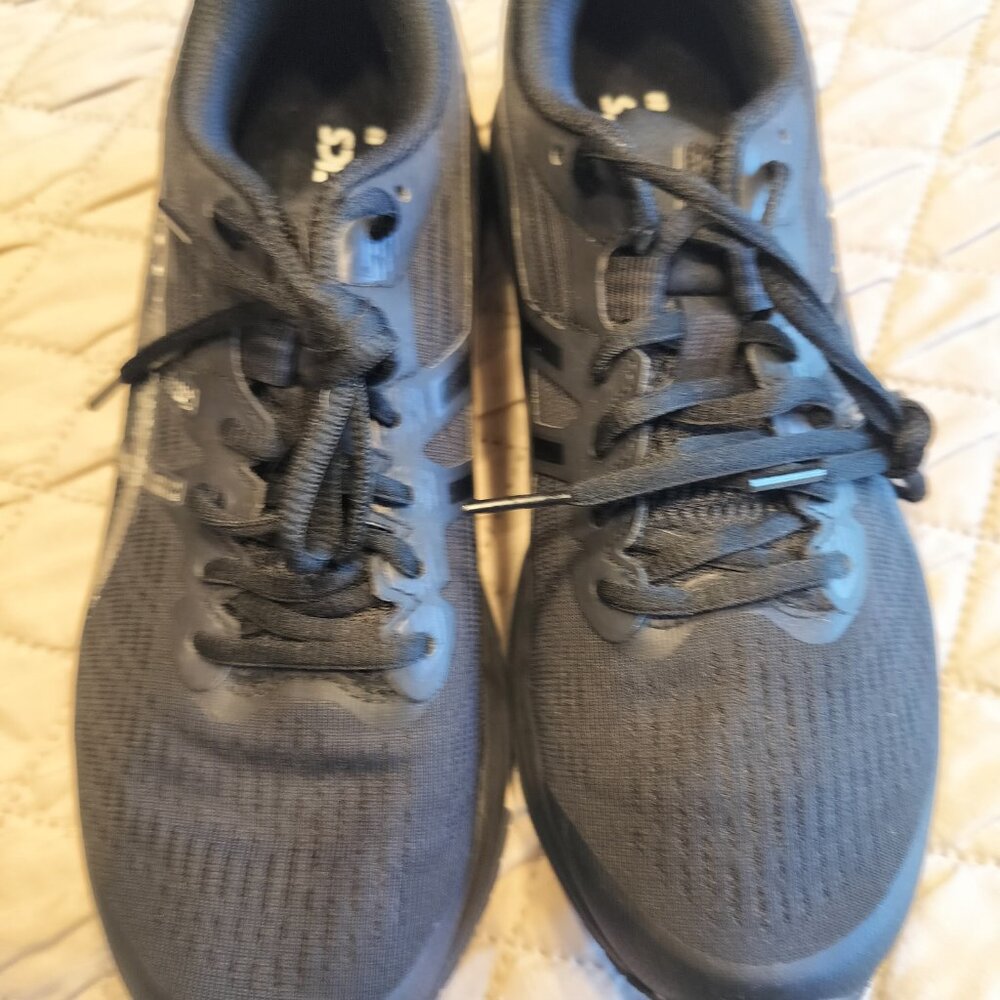 ASICS Running Shoe - Picture 4 of 10